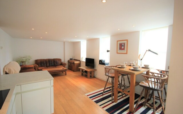 Palmeira Plaza Apartments