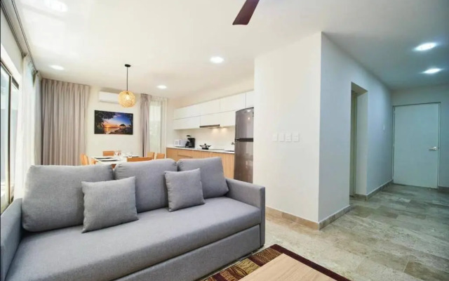 2 Bedroom apartment with 2 Pools, Wifi & GYM