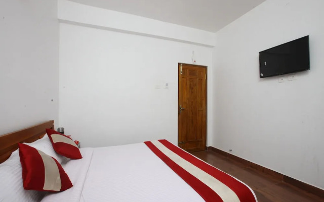 OYO 13607 Sri Akilambiga Residency