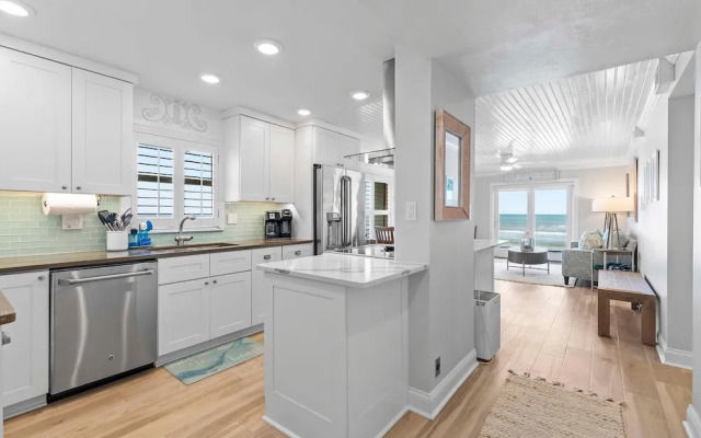 Sea Coast Gardens II 101