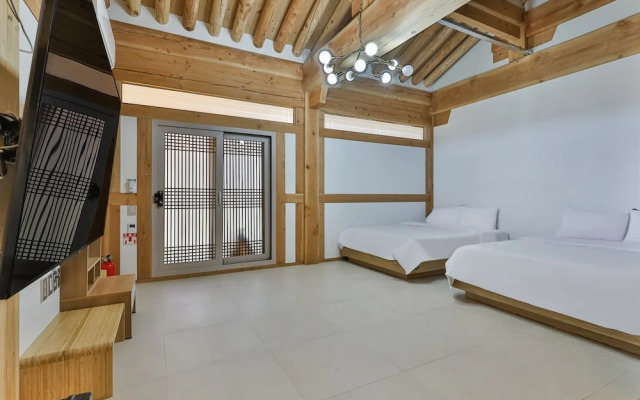 Hanok Cheonwon Village