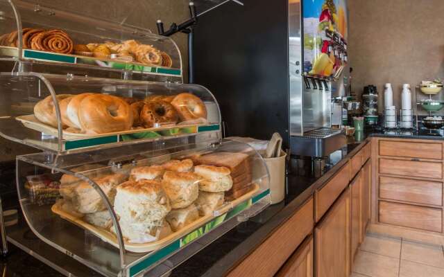 Quality Inn & Suites Hanes Mall