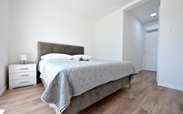 Villa Serenity With Heated Pool