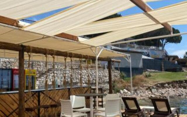Seaside Apart Hotel