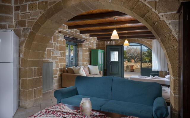 Athina Traditional Villa | Stalos