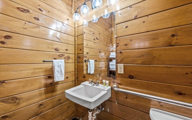 The Majestic Pine Retreat 13 Bedroom Home by Redawning