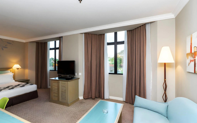 Regalodge Hotel & Spa
