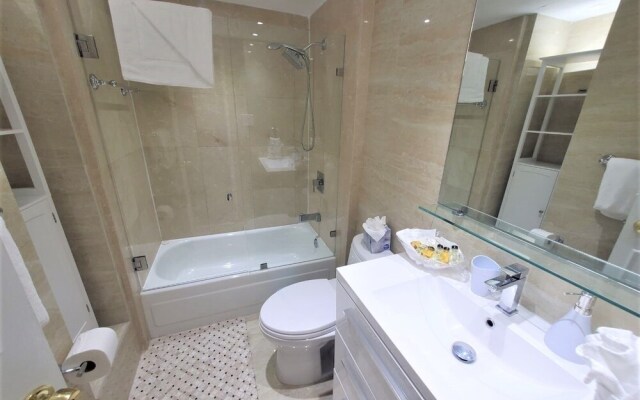 Alexander 1620 3 Bedroom Apts by RedAwning