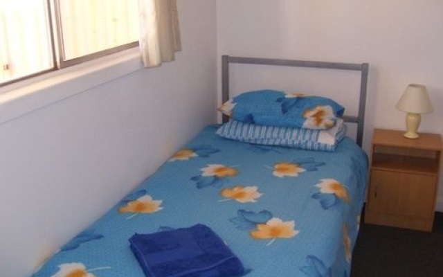 Aussie Bacon and Eggs Cottages – Guest Rooms – Broken Hill