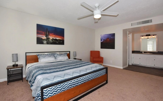 Spacious Updated 2 Masters POOL