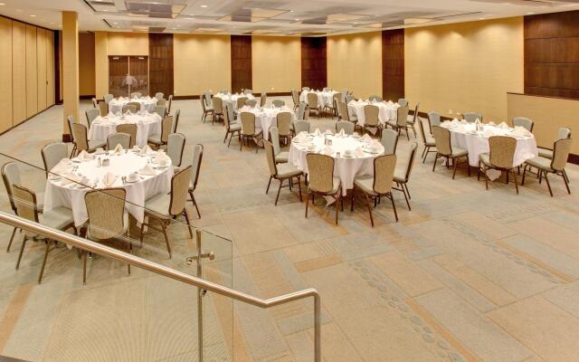 Crowne Plaza Lombard Downers Grove by IHG