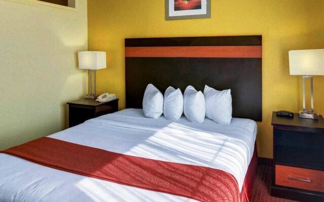 Quality Suites Houston IAH Airport - Beltway 8