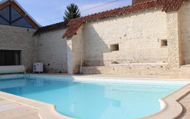 Authentic, renovated country house with private heated pool