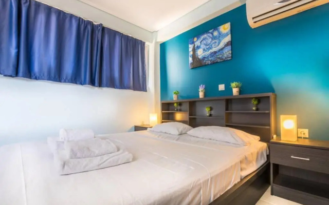 Penthouse with big terrace 2 mins from the metro