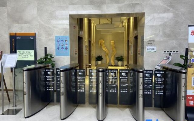 Yunzhu Executive Apartment (Zhengzhou People's Hospital Metro Station)