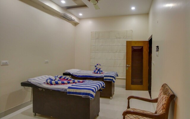 Maulik Mansion Resort