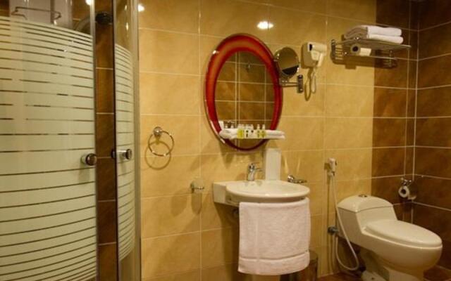 Manar White Palace Hotel