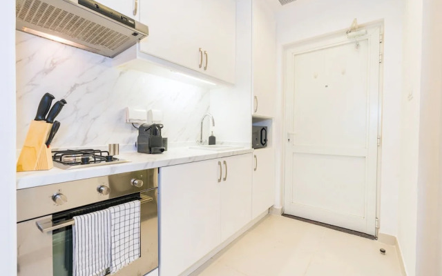 Gorgeous Studio with breath-taking Palm Views