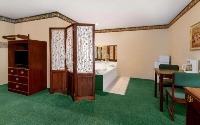 Super 8 Motel - Reedsburg