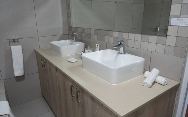 Dunton Guest House