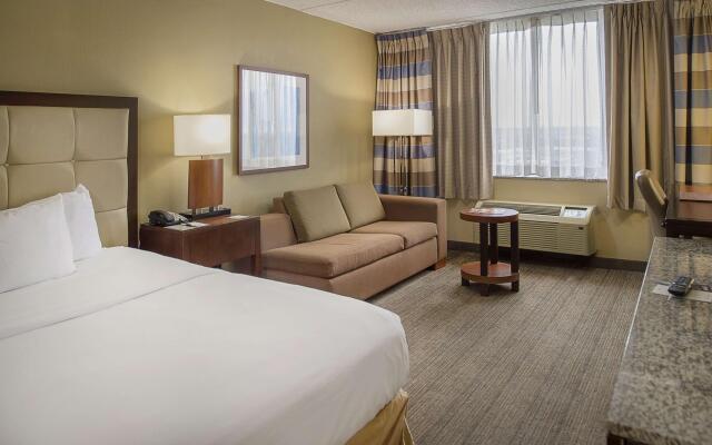 DoubleTree by Hilton St. Louis - Westport