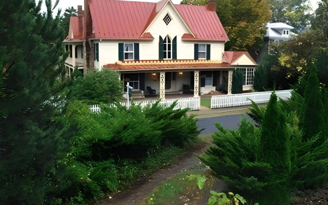 Hummingbird Inn