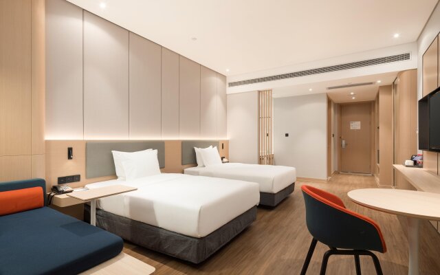 Holiday Inn Express Dongguan Marina Bay, an IHG Hotel