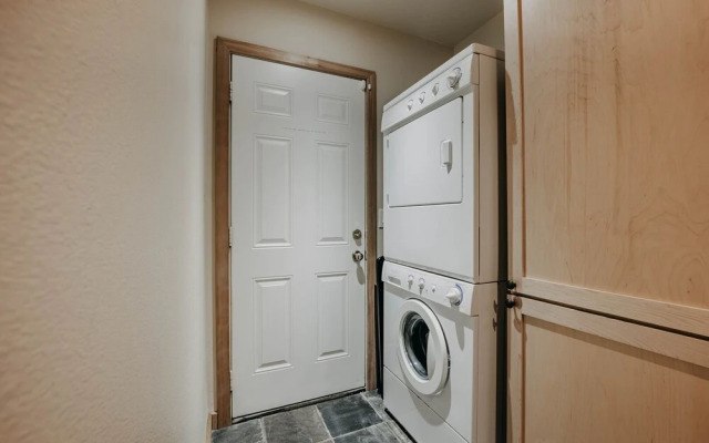 40gs Wifi - W/D Hot Tub - Sleeps 8