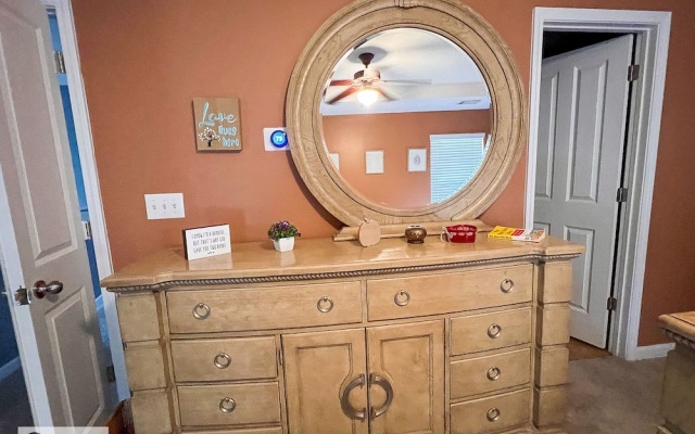4 - Bed home, w/ Cali King Bed - 12 mins. to DTWN