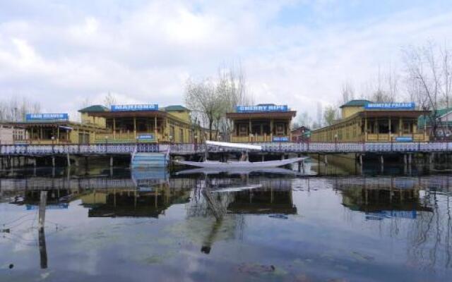 Mahjong Houseboats