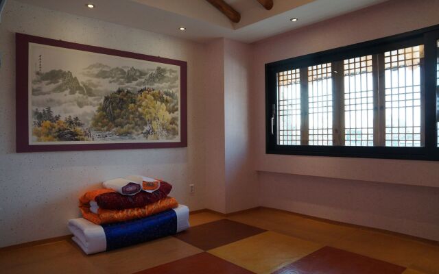 Jeonju Hanok Taejogung Hotel