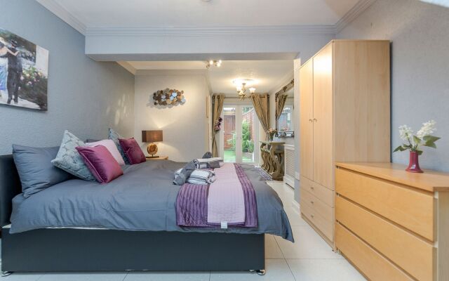 Watford General Suites