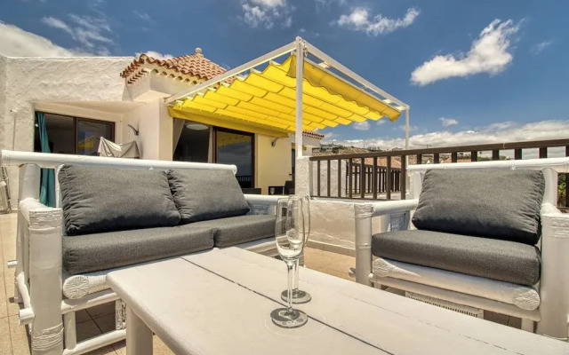 Lovely 2-bed Apartment & Jacuzzi Terrace & Pool