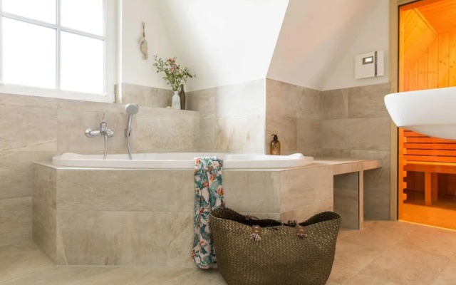 House by Bodden Lagoon With Sauna