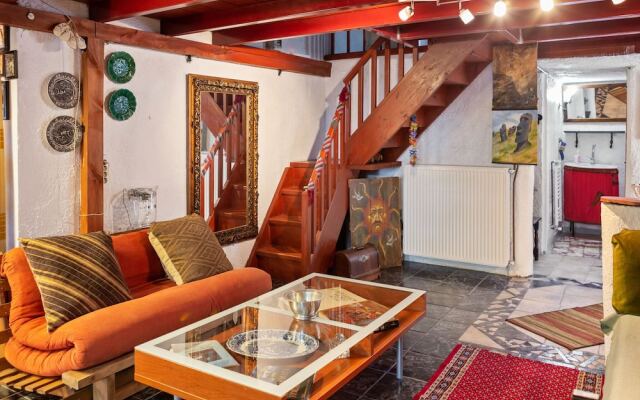 Restful Apartment in Istiaia With Patio