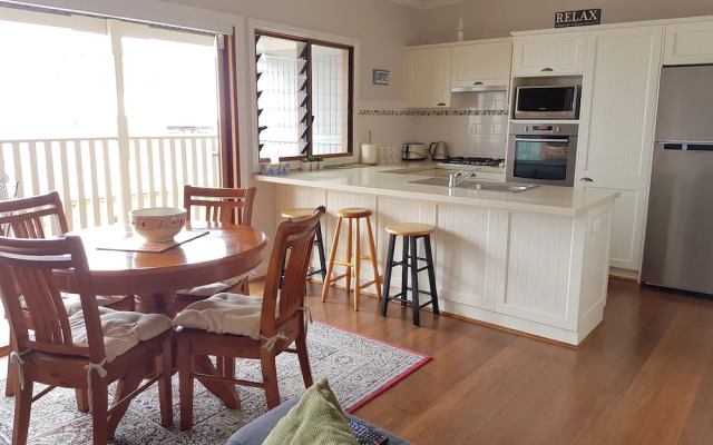 Newcastle Terraces & Apartments - Vista Apartment