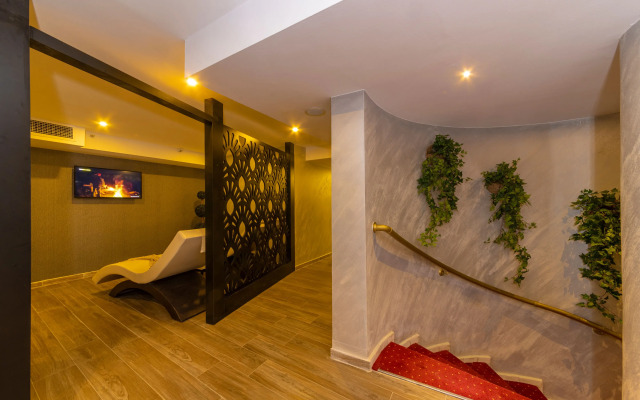 Euro Plaza Hotel