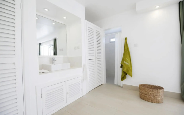 Dhow Inn Boutique Hotel