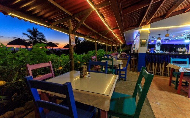 Las Lajas Beach Resort