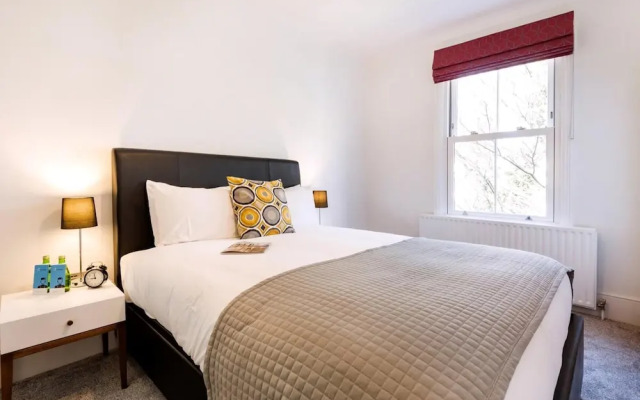 Bright and Modern Earls Court Gem