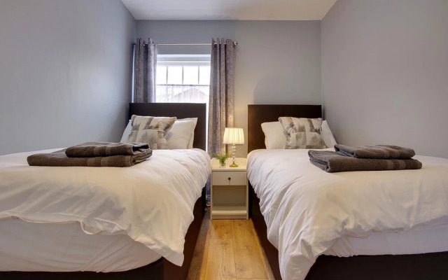 10 Westgate Street - 5 Star 18th Century House