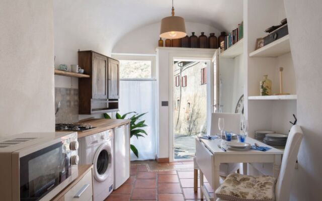 Apartment Adelasia Cisano sul Neva