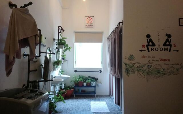 Stay With Me Capsules Hostel