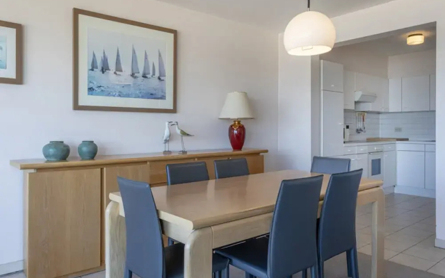 Pleasant Flat on Seafront With Terrace