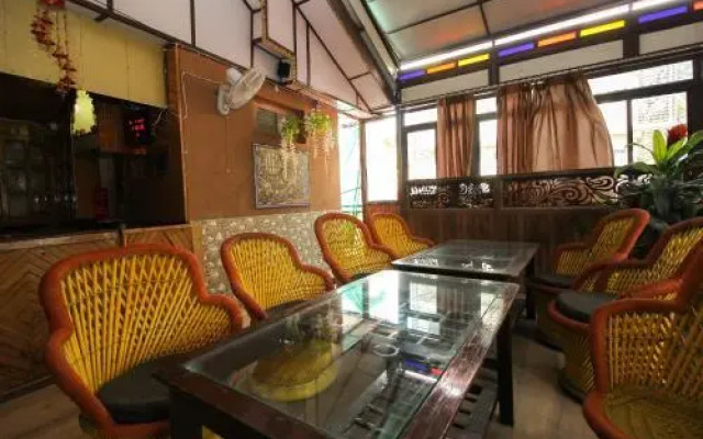 Hotel City Plaza by OYO Rooms