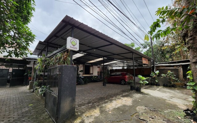 Semeru Hostel Malang - Adults Only