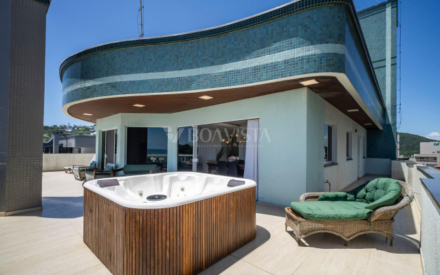 Aluguel Cobertura 4 Suítes Vista Mar Jacuzzi Bombas Sc