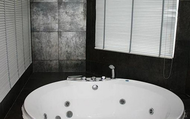 V Verve Service Apartment Hotel