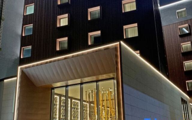 Wine & Books Porto Hotel