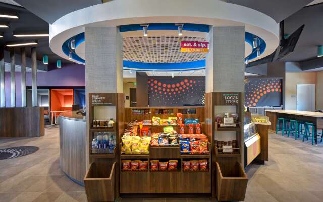 Tru by Hilton Manchester Downtown